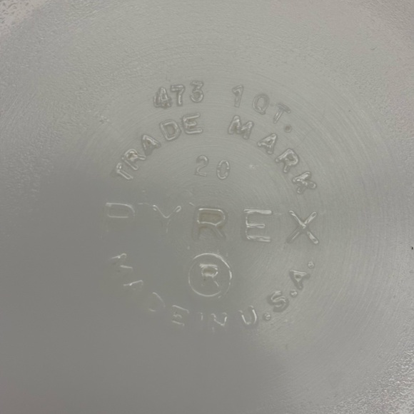 Vintage Pyrex Gooseberry Pink 473 1 Quart Round Covered Casserole dish with lid - Picture 9 of 15